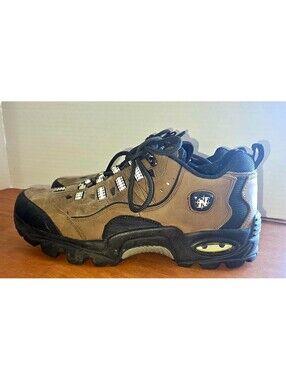 Men's nevados low top hiking shoes size 10